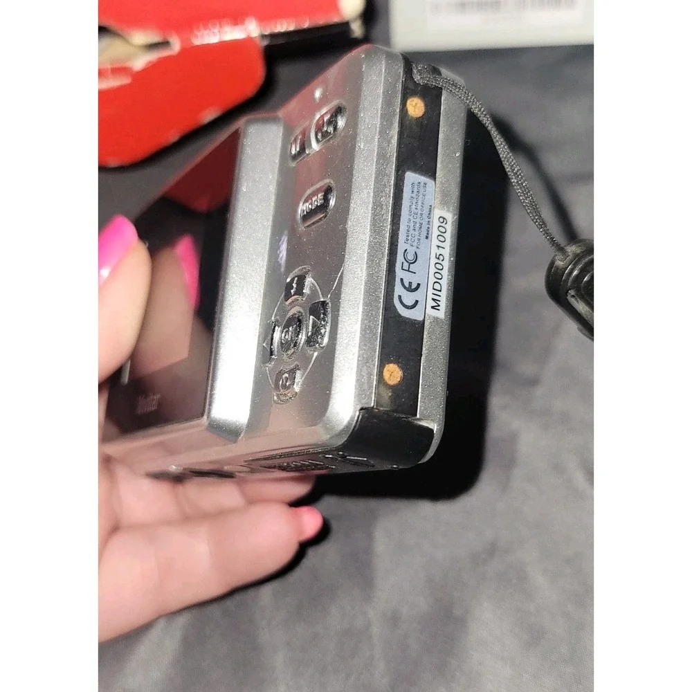 Vivitar ViviCam 5022 Digital Camera 5.1 MP 1.8 Inch LCD Screen AS IS PARTS ONLY